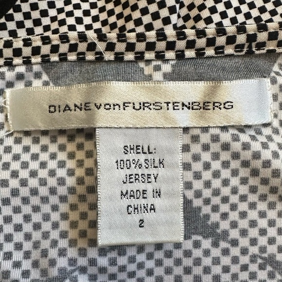 Diane Von Furstenberg 100% Silk Jersey Black White Geometric Wrap Dress, Size 2 - Picture 10 of 11